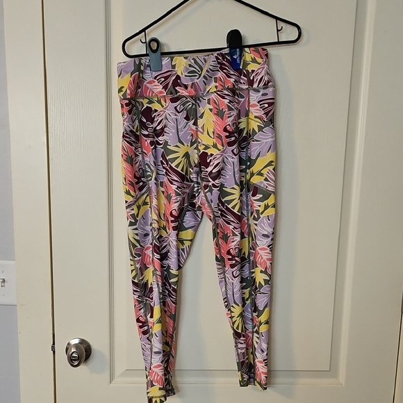 Pro Player Multicolor Leaf Print Leggings - Picture 1 of 3